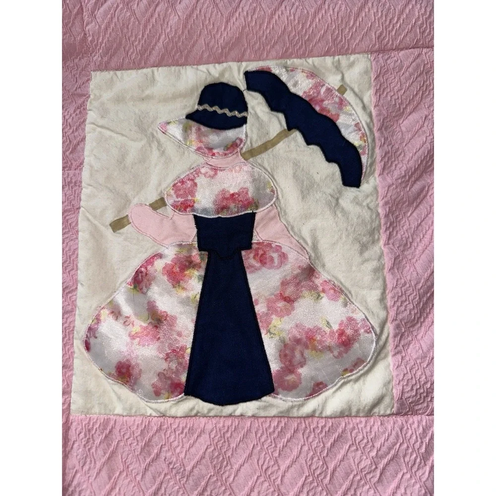 Vintage Handmade Sunbonnet Sue Applique Quilt Pink Floral Lace 75x56 Twin Throw